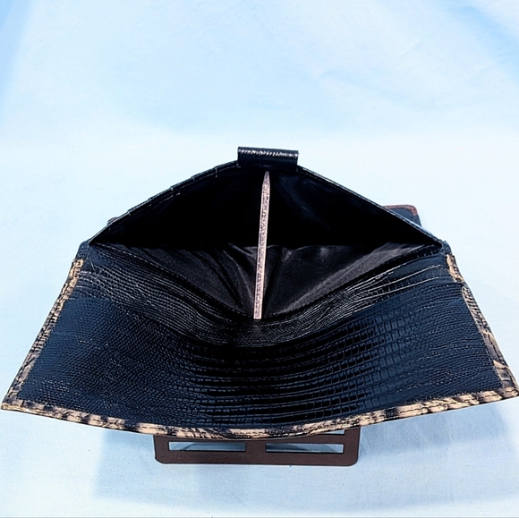 VGUC Brahmin Tri-fold Wallet in Locket Glossy Tri-color - Picture 7 of 10